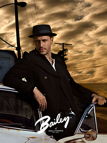 Bly_portrait_140288_H24_007c_logo